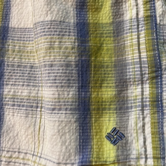 Columbia XL top plaid looking pattern   MN44 - Picture 2 of 4